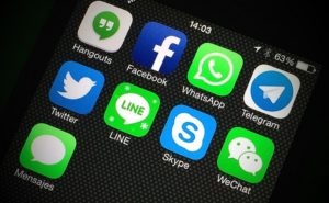 Messenger einschließlich Whatsapp auf einem Blick